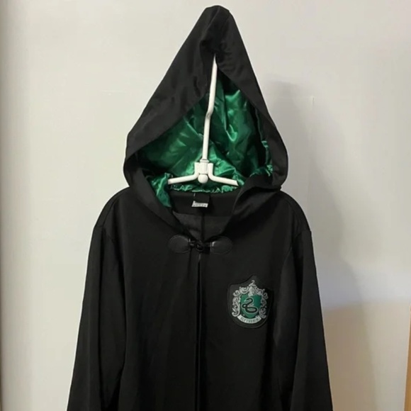 Harry Potter Slytherin Hooded Hogwarts’ Cape Adult One Size Black/Green - Picture 3 of 11
